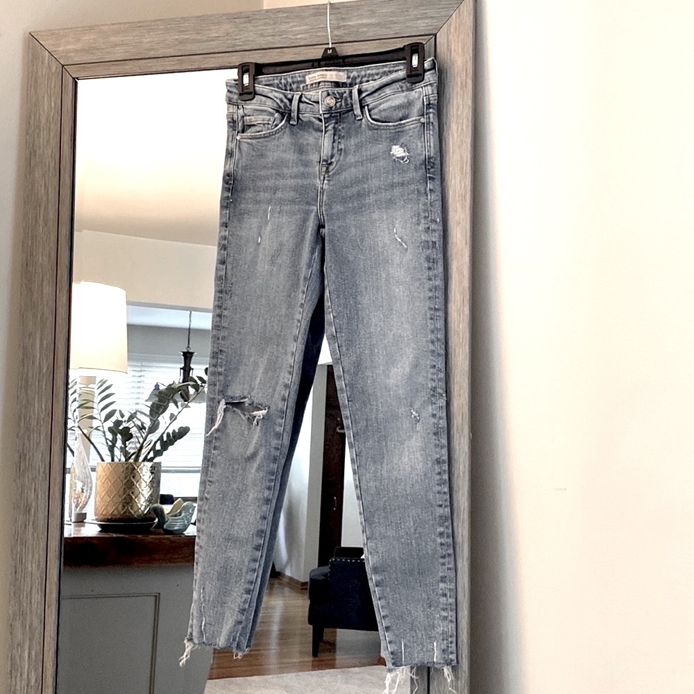 Zara Basic Denim, 4, raw hem distressed light wash jeans, fall must!!